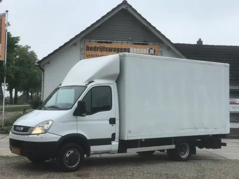 Iveco Daily 35C13 2.3 Hpi Euro 4 Koffer Bakwagen Laadklep Trekh. 3.5t