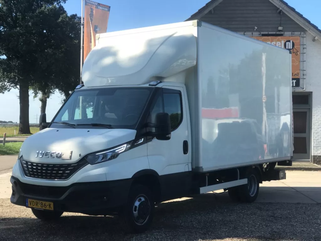 Iveco Daily 35C18 3.0 HPi Euro 6 Bakwagen Koffer Laadklep