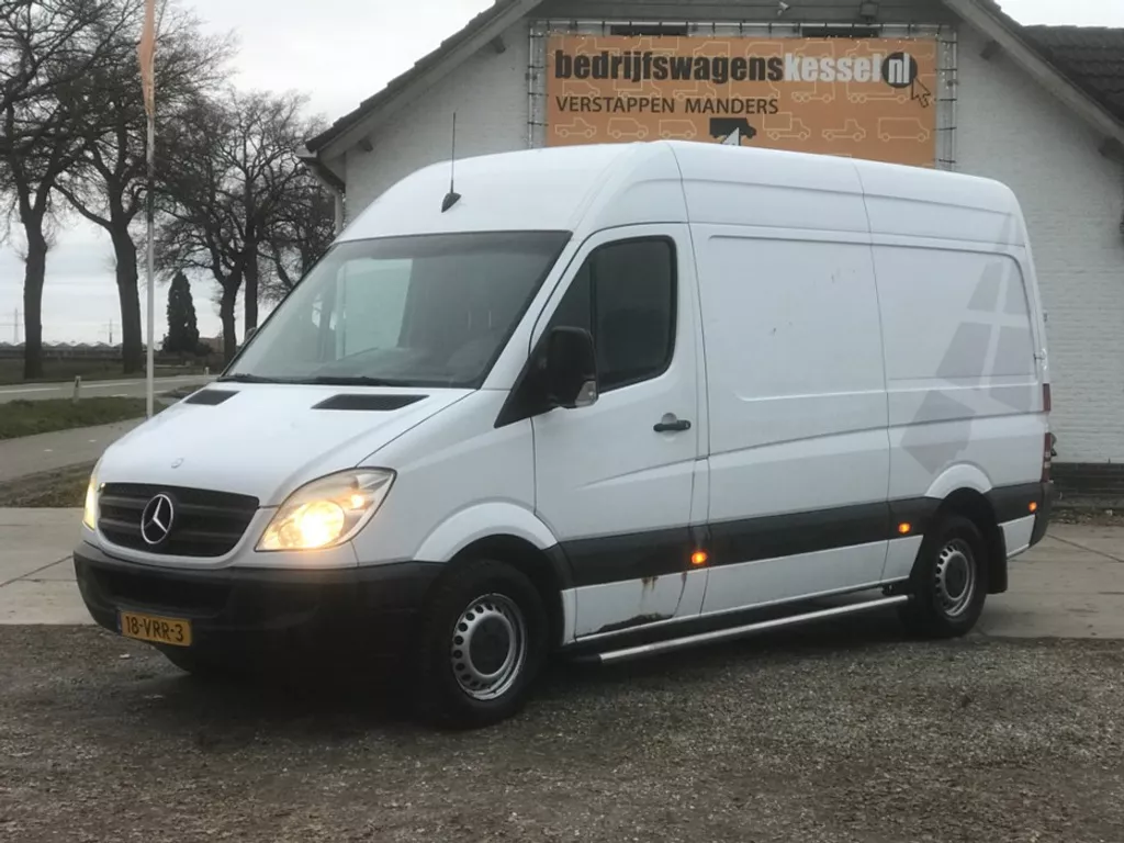 Mercedes-Benz Sprinter 318 3.0 CDI V6 L2H2 Airco Trekhaak 2.8t